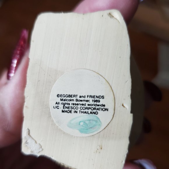 Eggbert & Friends 1989 Enesco - Malcom Bowmet - Chick in an Egg Sled Figurine - Picture 2 of 7